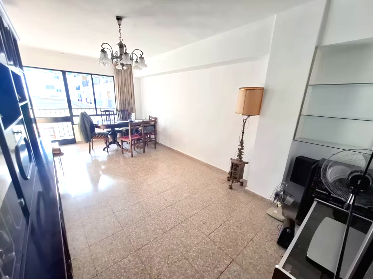 Salón de un Piso en el barrio de San Isidro en Valencia