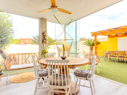 Terraza con cerramiento acristalado en Casa Pareada Urb. Villas L'Eliana - Maravisa