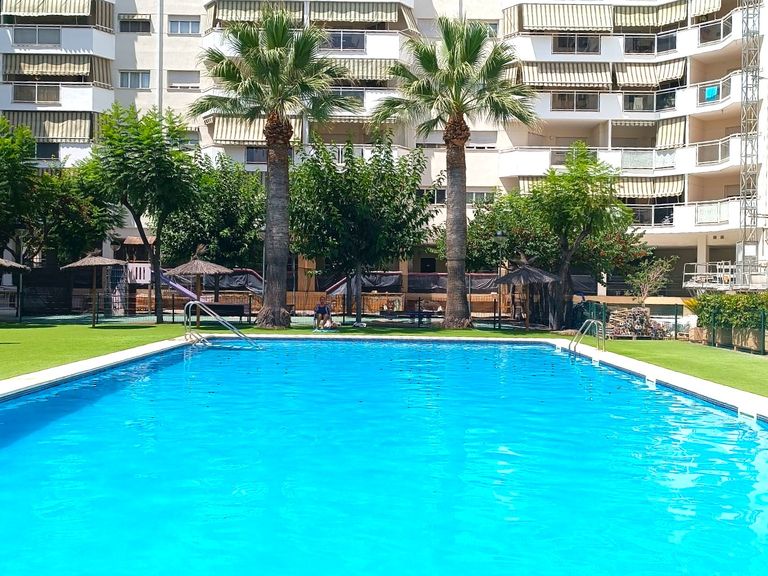Piscina en residencia de Nou Campanar, Valencia