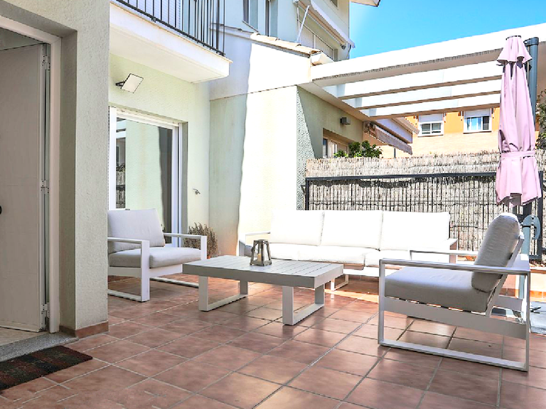 Terraza delantera de Adosada en Alquiler en Moncada