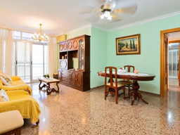 Salón en piso del Carrer L'Alcalatén, 1 Torrent