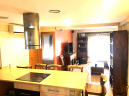 Cocina abierta en salón piso calle Justo Vilar en el Cabanyal, Valencia